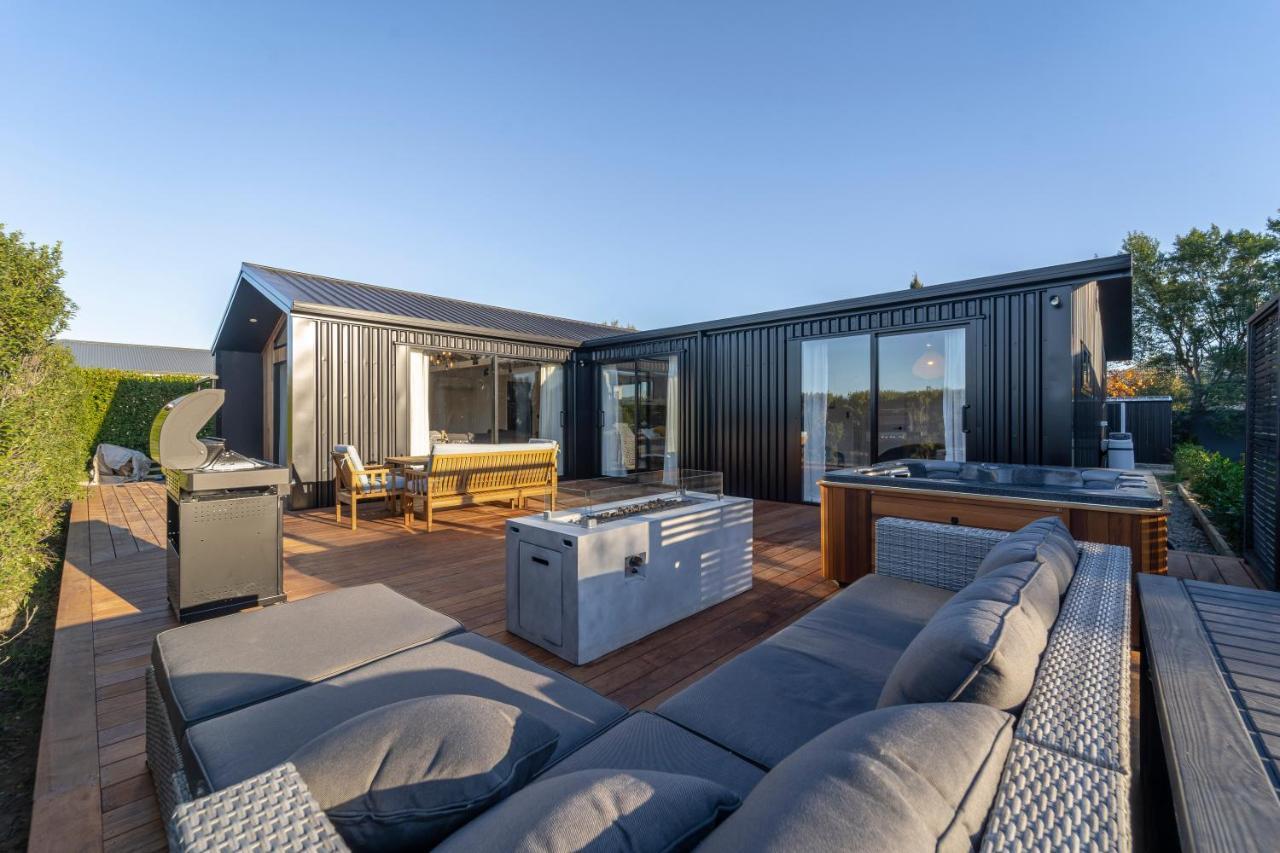 Black Barn Modern: Luxe Martinborough Escape Eksteriør billede
